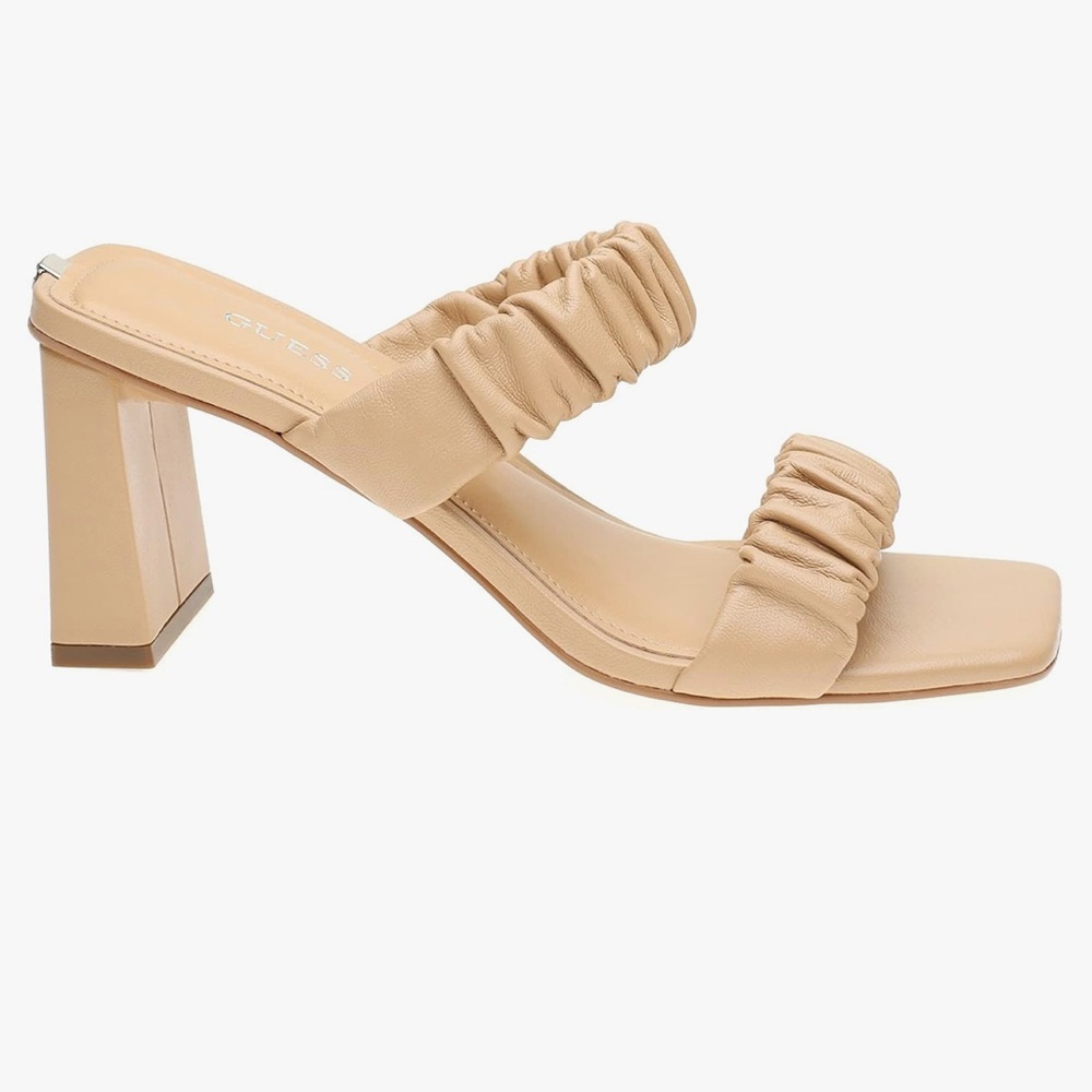 Guess Womens Aindrea Sandal, Light Natural